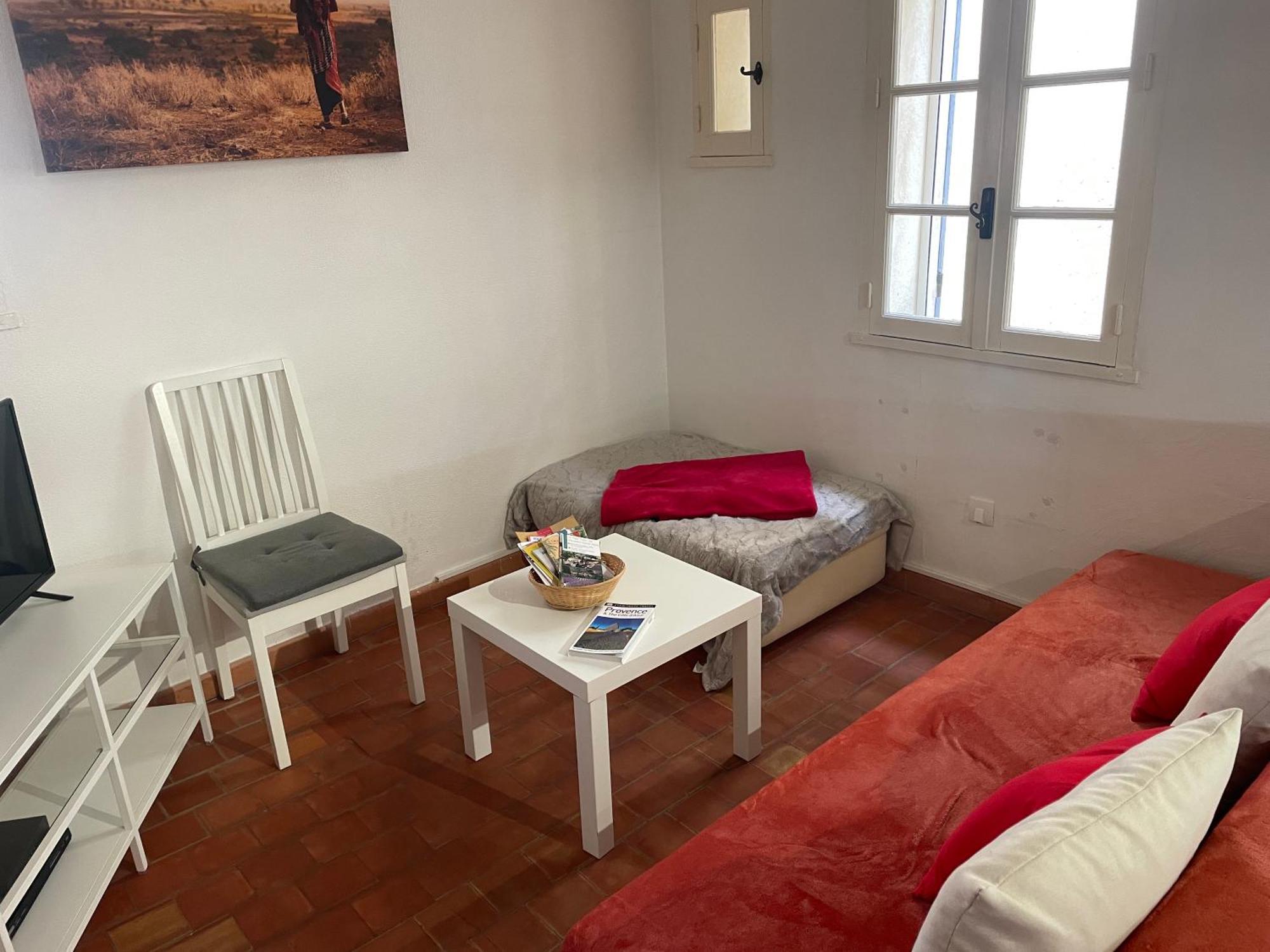 Studio Cosy Dans Le Centre-Ville Historique Л'Иль-сюр-ла-Сорг Экстерьер фото