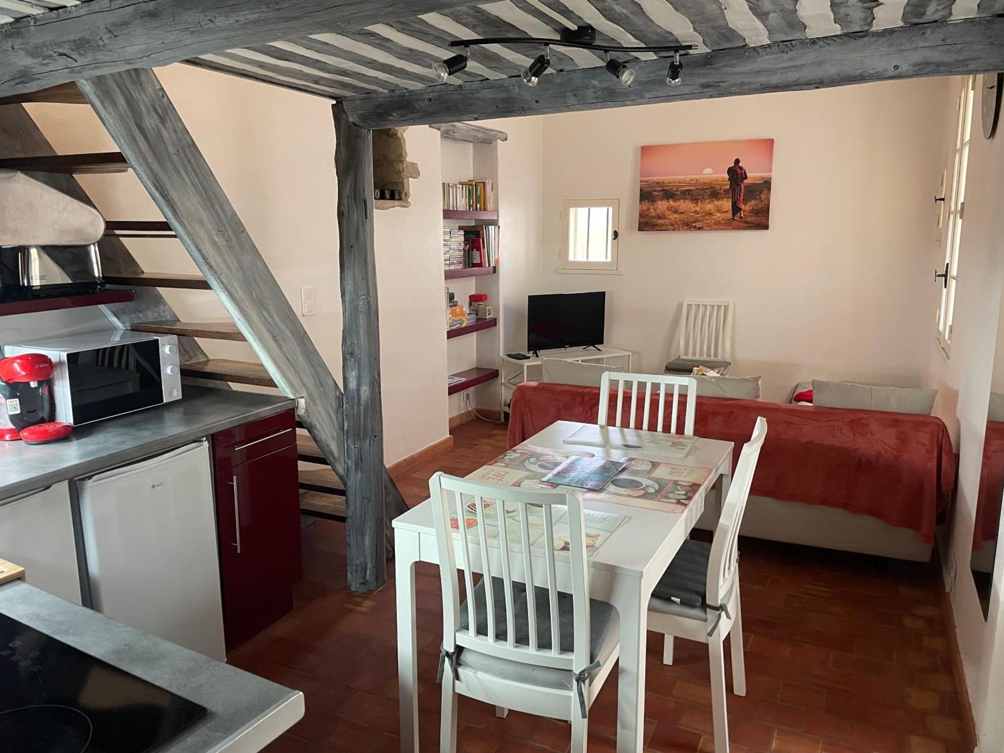 Studio Cosy Dans Le Centre-Ville Historique Л'Иль-сюр-ла-Сорг Экстерьер фото